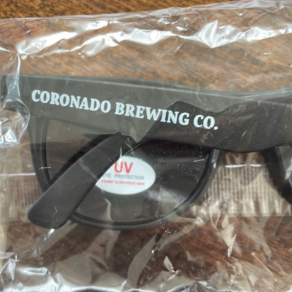 NWT CORONADO BREWING COMPANY Black Sunglasses, UV Protection from San Diego, CA - Picture 3 of 8